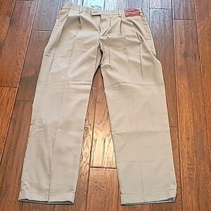 NWT Louis Raphael pleated men's pants size 36x32.